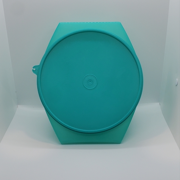 Tupperware Tortilla Keeper - Picture 2 of 5